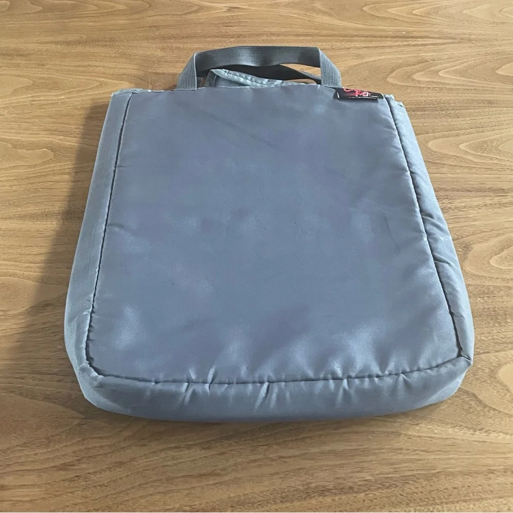 Laptop sleeve